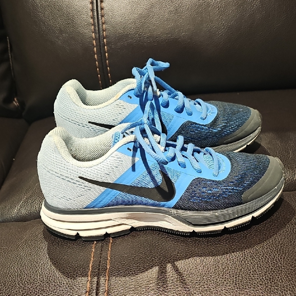 Nike Womens FITSOLE Sneakers